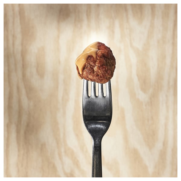  Chicken meatballs, mashed potatoes green peas/cream sauce and lingonberry jam 8-piece