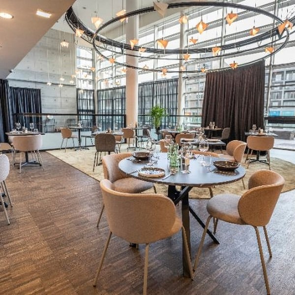 MARIEDAMM Стол, чёрный под мрамор, 105 см