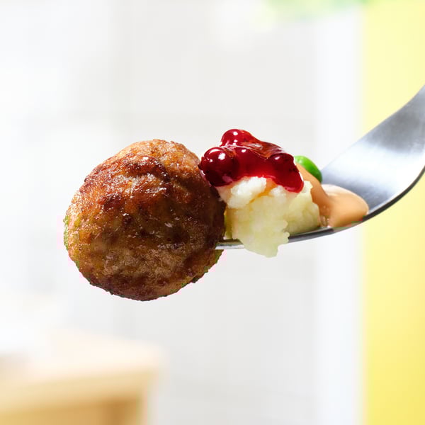 Fleischbällchen, Kartoffelpüree Erbsen/Sahnesoße und Preiselbeeren 5 Stück