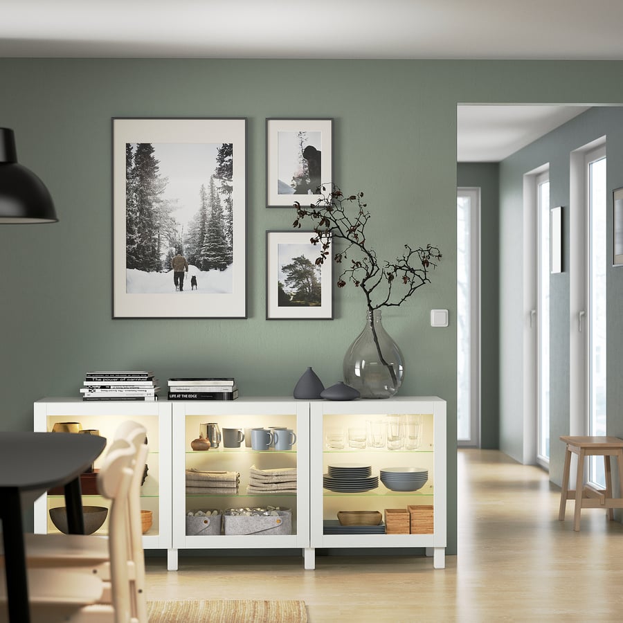 BESTÅ Skapju kombinācija 180x40x74 cm, (standarta enģes) balts/ Sindvik caurspīdīgs stikls BESTÅ Skapju kombinācija 180x40x74 cm, (standarta enģes) balts/ Sindvik caurspīdīgs stikls
