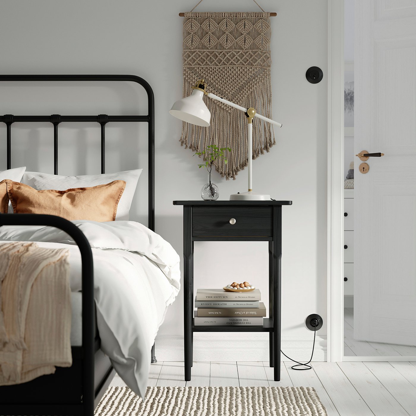 Приліжковий столик IKEA BLÄSTÅSEN, чорний, 50 × 37 × 76 см — фото 2