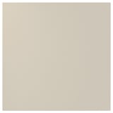 Prezentuje beżową szafkę kuchenną HAVSTORP w kwadratowym kształcie o gładkich, czystych liniach i nowoczesnym designie, wykonaną z płyty pilśniowej malowanej akrylem.