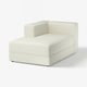 JÄTTEBO w kremowej bieli szezlonga. Nowoczesny, minimalistyczny, kanciasty design. Miękka pokrowiec z tkaniny boucle. Idealne do relaksu.