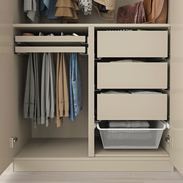 Organizer do szafy z szufladami i miejscem na wieszanie.