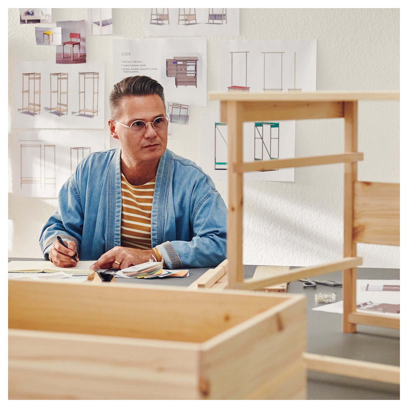 Приліжковий столик IKEA KRONÖREN, сосна, 39 × 32 × 55 см — фото 7