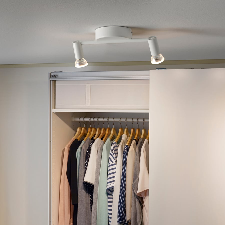 KRUSNATE griestu lampa ar 2 spuldzēm, baltā krāsā KRUSNATE griestu lampa ar 2 spuldzēm, baltā krāsā