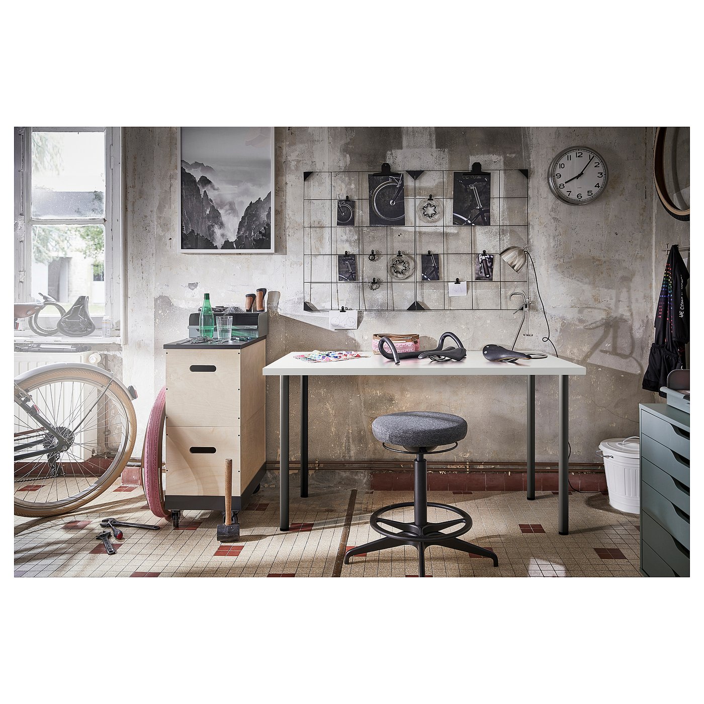 Письмовий стіл IKEA LAGKAPTEN / ADILS, білий / темно-сірий, 140 × 60 см — фото 4