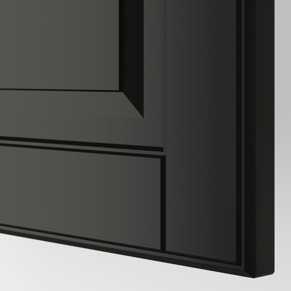 , nowoczesna szafka kuchenna z eleganckimi, fazowanymi krawędziami, będąca częścią systemu METOD, prezentująca wysokiej jakości design i wykończenie.