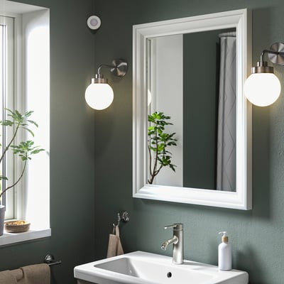 Czujnik ruchu MYGGSPRAY: okrągły, biały, plastikowy, centralny czujnik światła, minimalistyczny design.