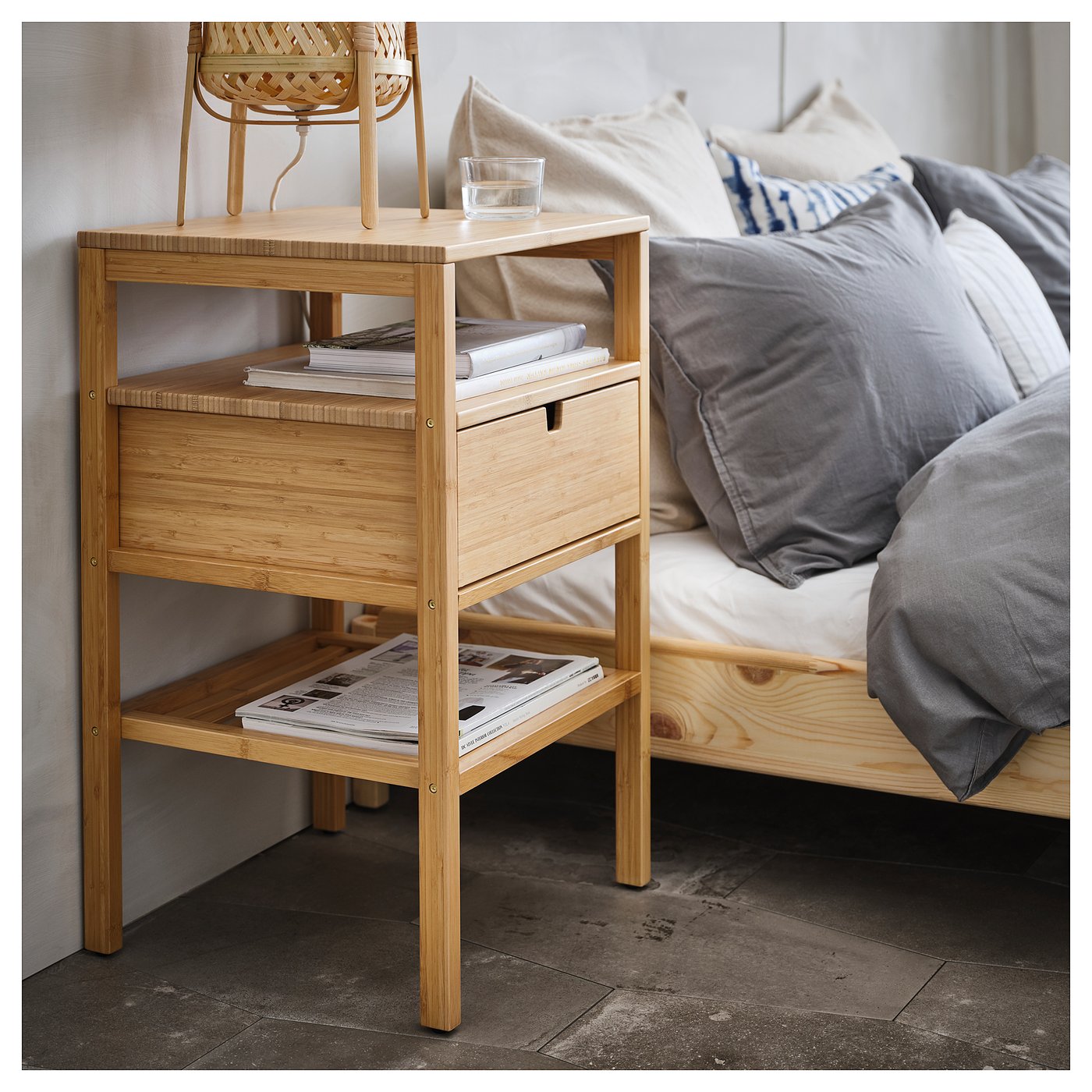 Приліжковий столик IKEA NORDKISA, бамбук, 40 × 40 см — фото 2