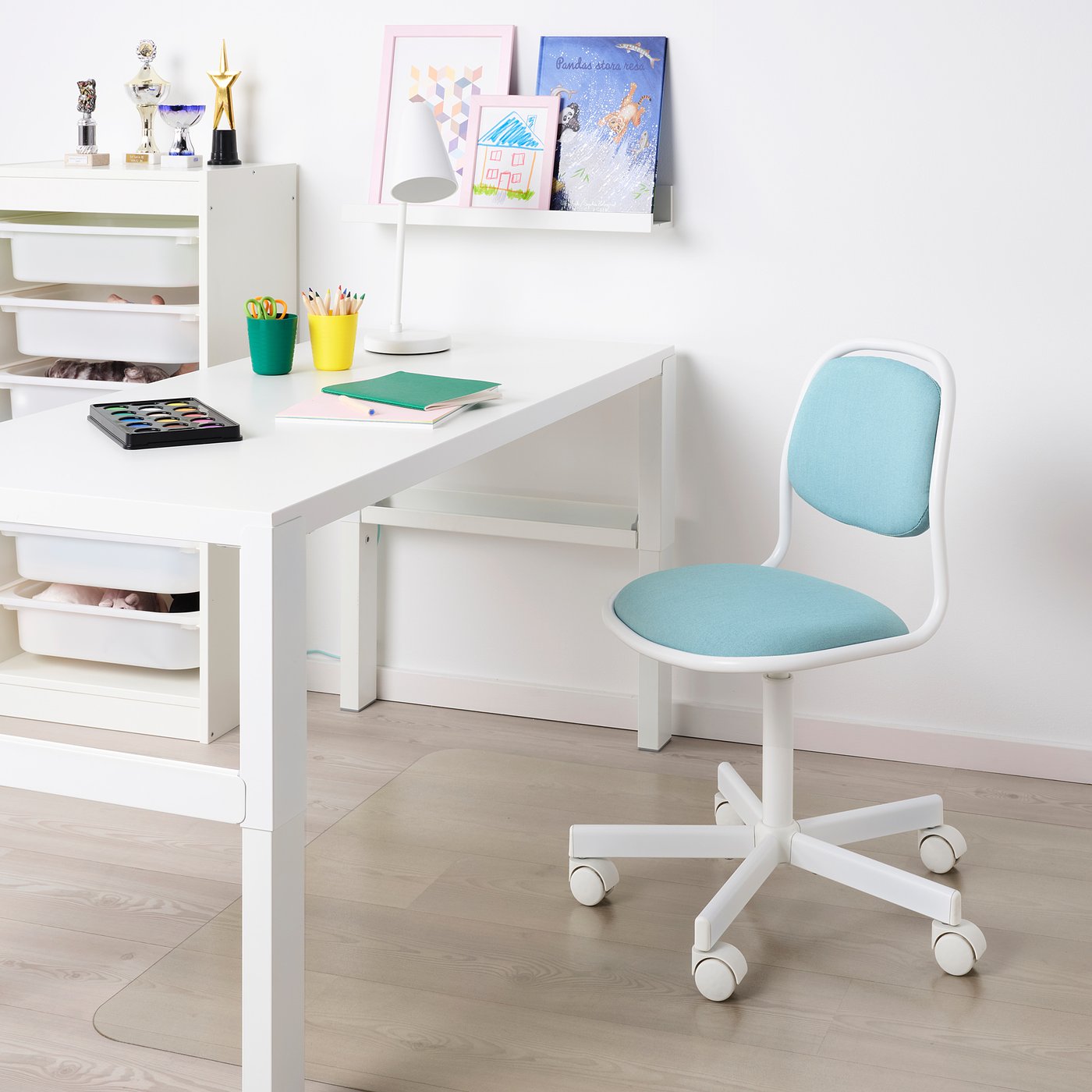 ikea orfjall detskoe kompyuternoe kreslo belyj vissle sinij zelenyj 604 417 79
