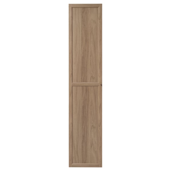 Szafka drewniana OXBERG, jasnobrązowa, prostokątna, minimalistyczny design.