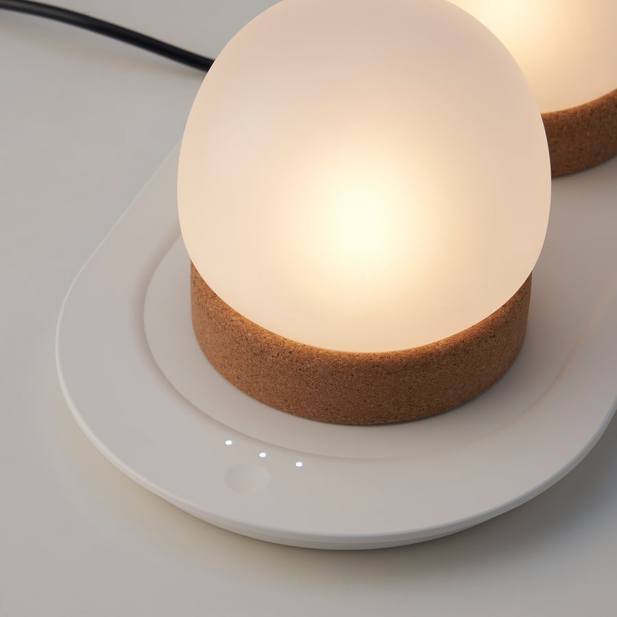 PRAKTSPIREA dekoratiivsed LED-lambid, 4-os kmpl, laadimisalusega