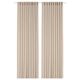 Para beżowych przezroczystych zasłon z kieszenią na pręt, przezroczystą tkaniną, prostokątnym kształtem.