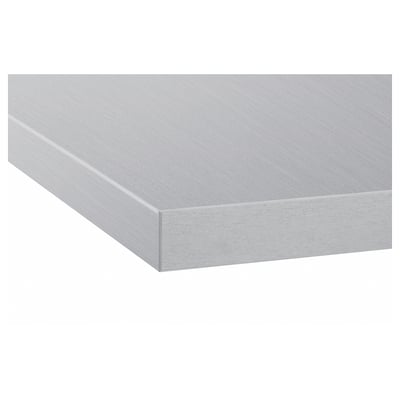 SÄLJAN srebrny prostokątny blat, gładka powierzchnia, detal krawędzi, nowoczesny design kuchni.