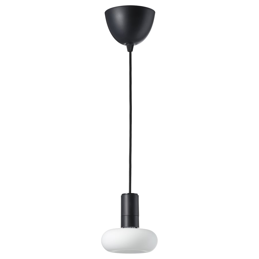 SUNNEBY / MOLNART griestu lampa ar spuldzi, melnā krāsā/virtuļa formas pienbaltā krāsā