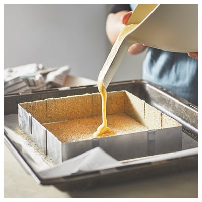 TÅRTBAK: regulowana metalowa kwadratowa rama ciasta do pieczenia.