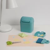 BÖNSYRSA: compact, teal desk tidy set with mini bin, brush, and scissors. Ideal for kids, easy to store.