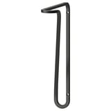 A black FÖRLÄGGARE wall bracket. Its made of powder-coated steel and a slightly twisted design, accommodating shelves of different depths.