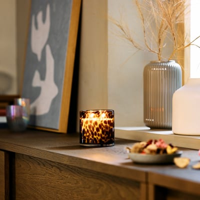 KRONSÅNGARE Scented candle in glass, 2 wicks, Peach/dotted brown, 50 hr