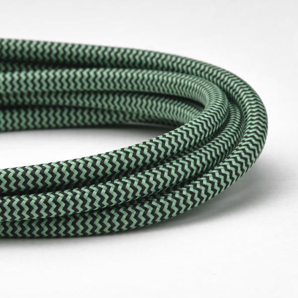 Green-black zigzag cable, durable & tangle-free.