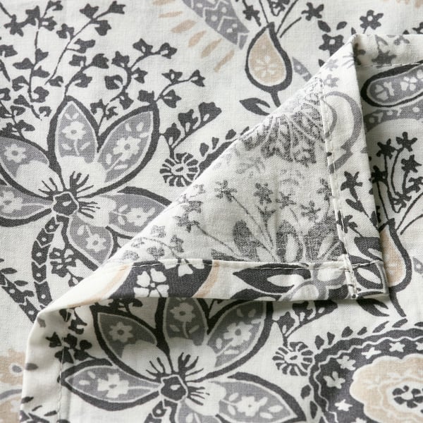 Elegant paisley-patterned bed sheet, soft cotton-viscose blend, intricate floral design, fine sheen, high-quality feel.