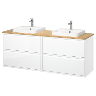 Pia dupla branca, estilo minimalista moderno com bancada de madeira clara, luminárias cromadas.