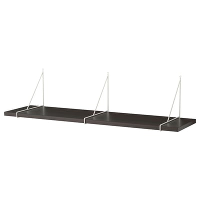 Uma estante de parede BERGSHULT em cinzento escuro com suportes de metal branco. Tem um design elegante e moderno com bordas chanfradas e lisas.