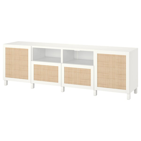 Móvel de tv BESTÅ branco com portas de bambu, retangular, oferece armazenamento e gerenciamento de cabos, design moderno e minimalista.