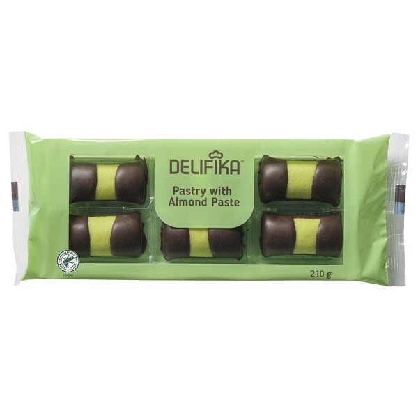 Pack de pastelaria DELIFIKA com pasta de amêndoa, 210g, exibindo seis pãezinhos cobertos de chocolate num invólucro verde.