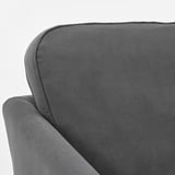 Sofá cinza com estofamento liso e texturizado e detalhe de costura visível.