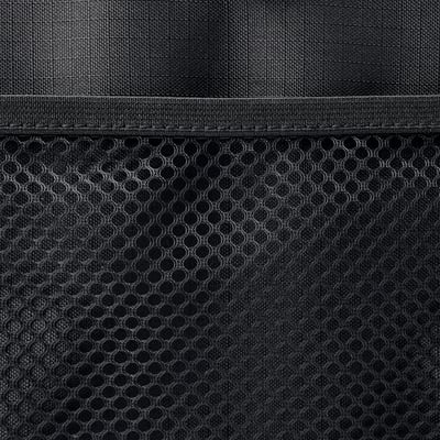 Lancheira ikea FRAMTUNG preta, retangular com bolso de rede, isolada.