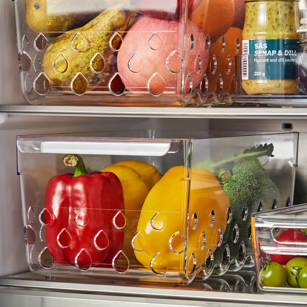 As cestas da geladeira organizam os produtos, ventilam para manter os alimentos frescos.