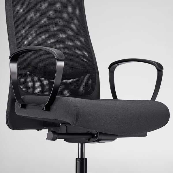 Cadeira de escritório ergonômica, MARKUS. Encosto em malha, assento em tecido, apoios de braços ajustáveis, design de alta qualidade.