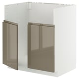 Moderno móvel de cozinha branco com elegantes portas de vidro cinza-marrom escuro.