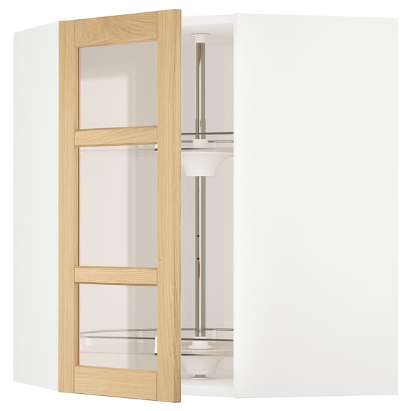 Unidade de cozinha moderna com portas de carvalho claro, prateleiras de vidro, trilho de metal inoxidável, design limpo.