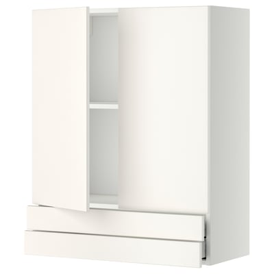 Móvel de cozinha METOD em branco com design suave e prateleira ajustável.