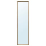 Um espelho NISSEDAL com moldura retangular na cor marrom claro. O espelho pode ser pendurado na vertical ou na horizontal e tem um design minimalista.