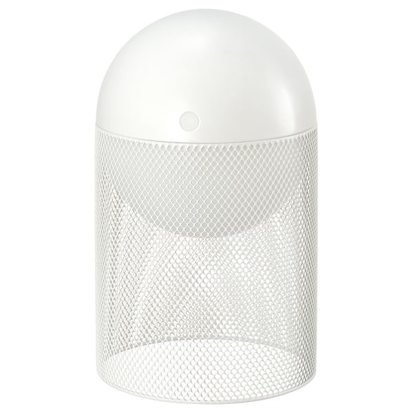 Purificador de ar branco SOLVINDEN, com cúpula e design de malha cilíndrica, feito de plástico e aço.