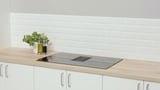 FÖRDELAKTIG Induktion med integreret emhætte, IKEA 700 sort, 83 cm