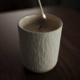 SILKESTRÄD Scented candle in ceramic jar, dew & moss/off-white, 45 hr