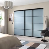 SKYTTA / PAX Inloopkast met schuifdeuren, zwart donkergrijs/Mehamn lichtblauw, 276x160x205 cm