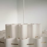 STOCKHOLM 2025 Lampada a sospensione, bianco tessuto/ottonato, 50 cm