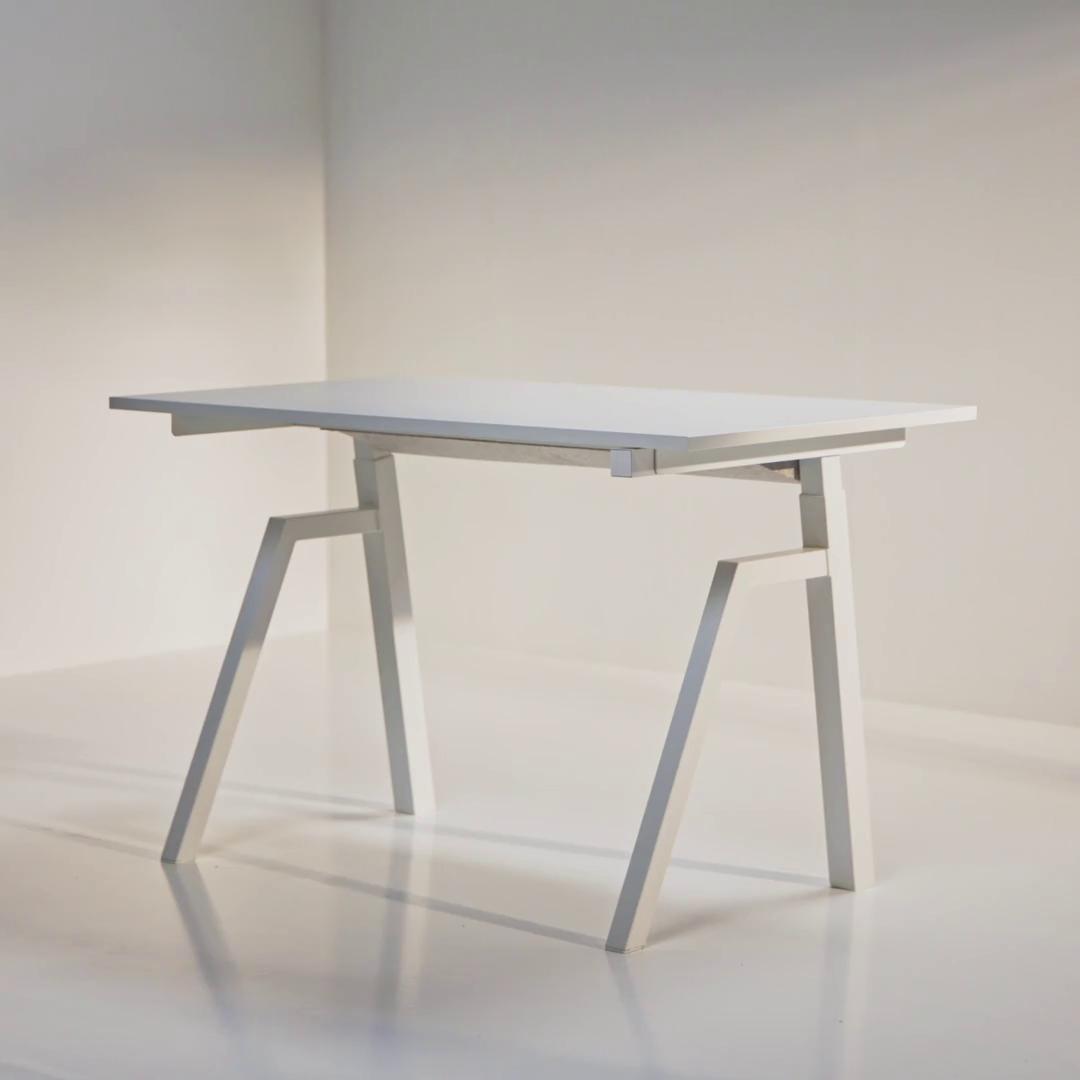 TROTTEN トロッテン デスク 昇降式 - 100V/ホワイト - IKEA
