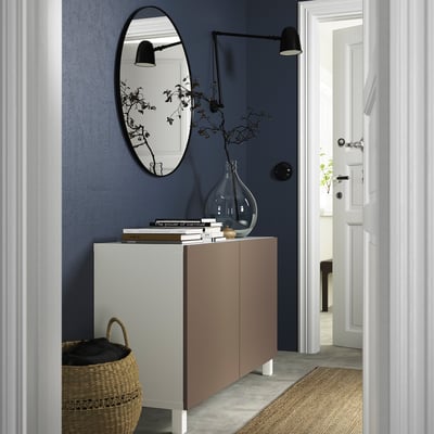 BESTÅ تشكيلة تخزين مع أبواب, أبيض/Lappviken/Stubbarp رمادي فاتح-بني, ‎120x42x74 سم‏