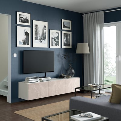 BESTÅ طاولة تلفزيون مع أبواب, أبيض/Bergsviken بيج, ‎180x42x38 سم‏
