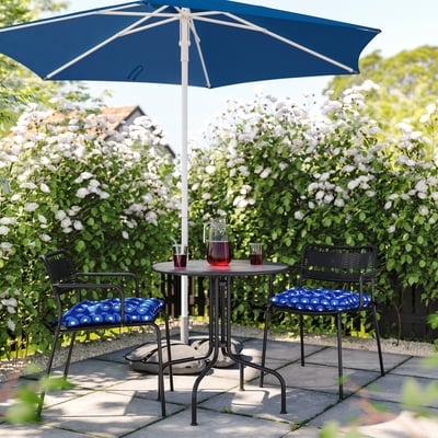 LÄCKÖ Chair with armrests, outdoor, dark grey/Klösan dark blue