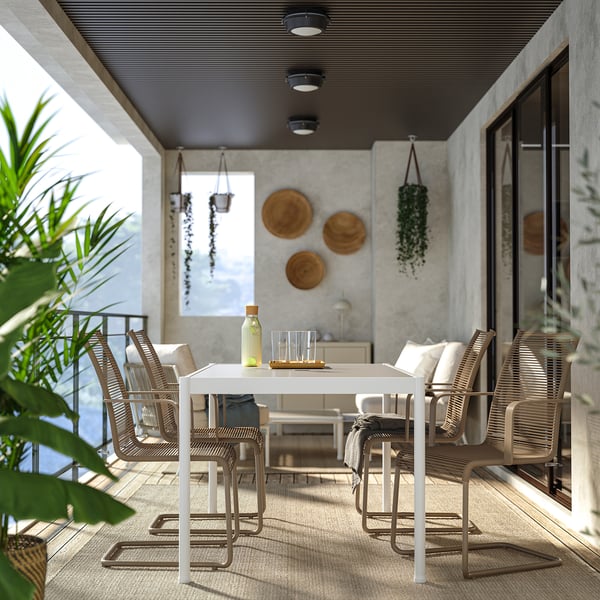 SEGERÖN / VÄSMAN Table and 4 chairs with armrests, outdoor white/beige/brown, 147 cm