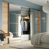 SKYTTA / MEHAMN/AULI Sliding door combination, aluminium/white stained oak effect mirror glass, 401x240 cm