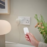TRETAKT Plug with remote control, smart